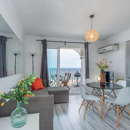 Silv12-frontline Sea Views