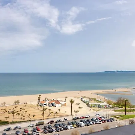 Апартаменты Silv12-frontline Sea Views